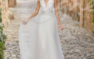 svatebni-saty-uzke-splyvave-svatba-v-kostele-v-prirode-6B143_2_MILARA